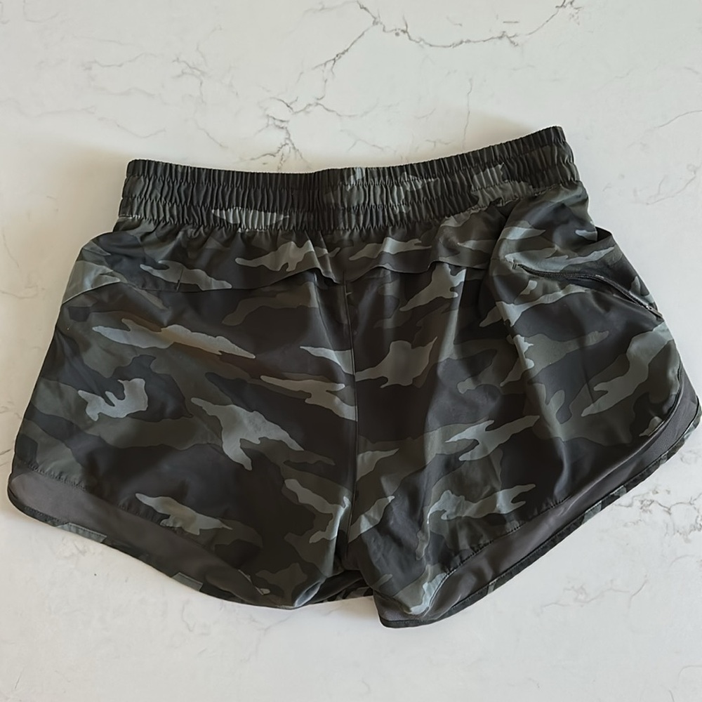 Athleta Mesh Racer Run Mid Rise Short, 4” - Picture 2 of 8